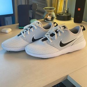 Size 7 Nike Golf Shoes